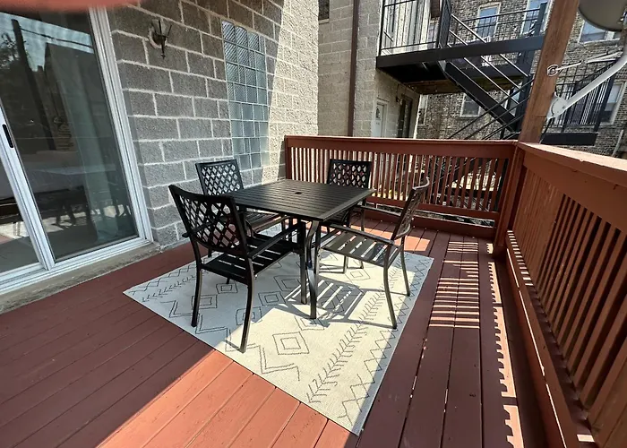 Holiday home Modern Wrigley Oasis With Parking! *